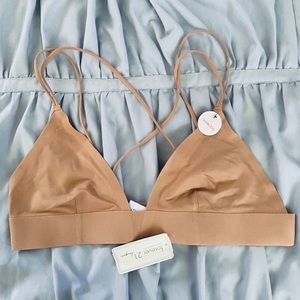 NEW with tags Forever21 Seamless Nude Bralette Bra